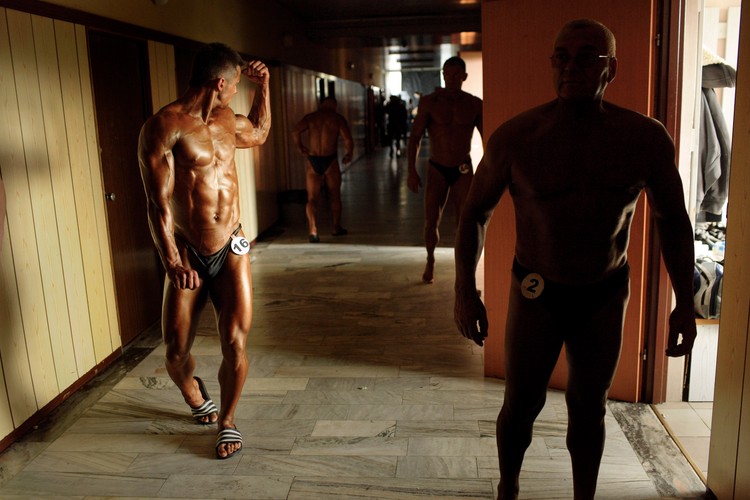 Specjalne kremy, balsamy z drobinkami złota i oczywiście depilacja to coś o czym każdy uczestnik zawodów po prostu musi pamiętać