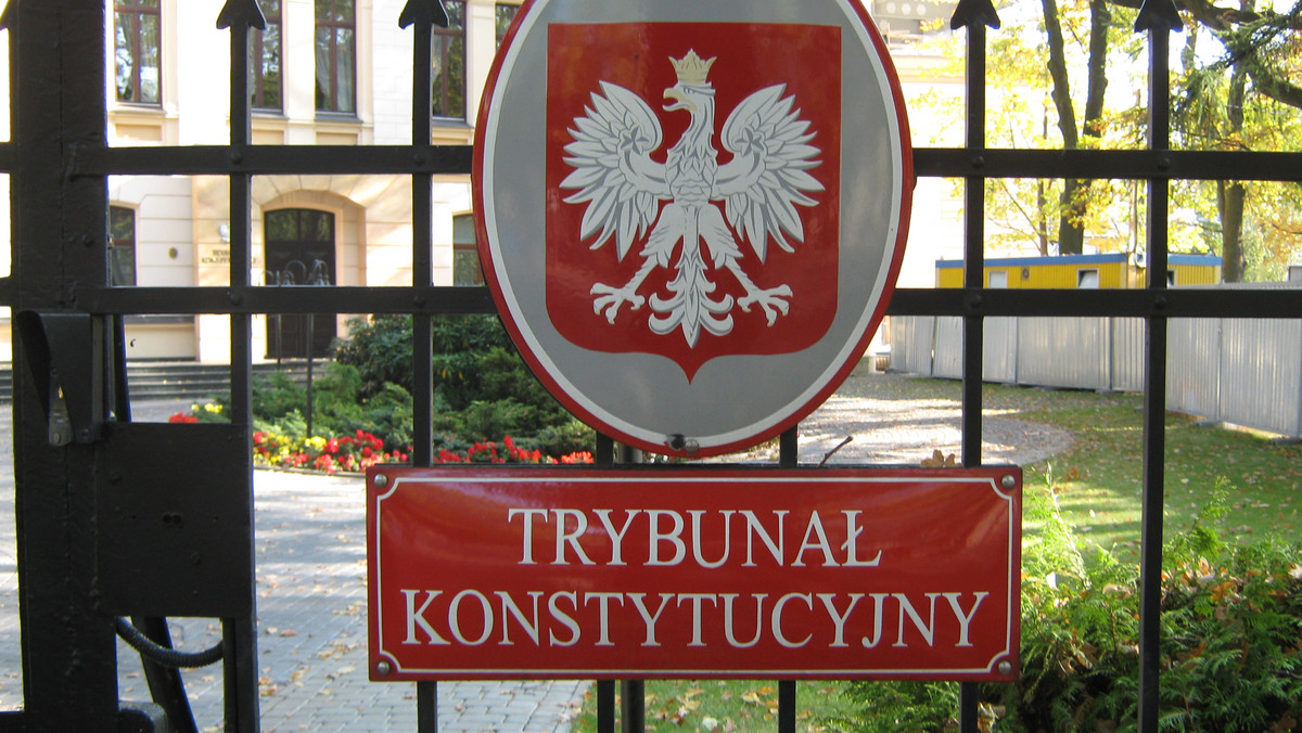 Warszawski sąd rejonowy nakazał prokuraturze podjęcie śledztwa w sprawie nieopublikowania wyroku Trybunału Konstytucyjnego z 9 marca dotyczącego grudniowej nowelizacji ustawy o TK. Decyzja prokuratury o odmowie wszczęcia tego śledztwa została uchylona.