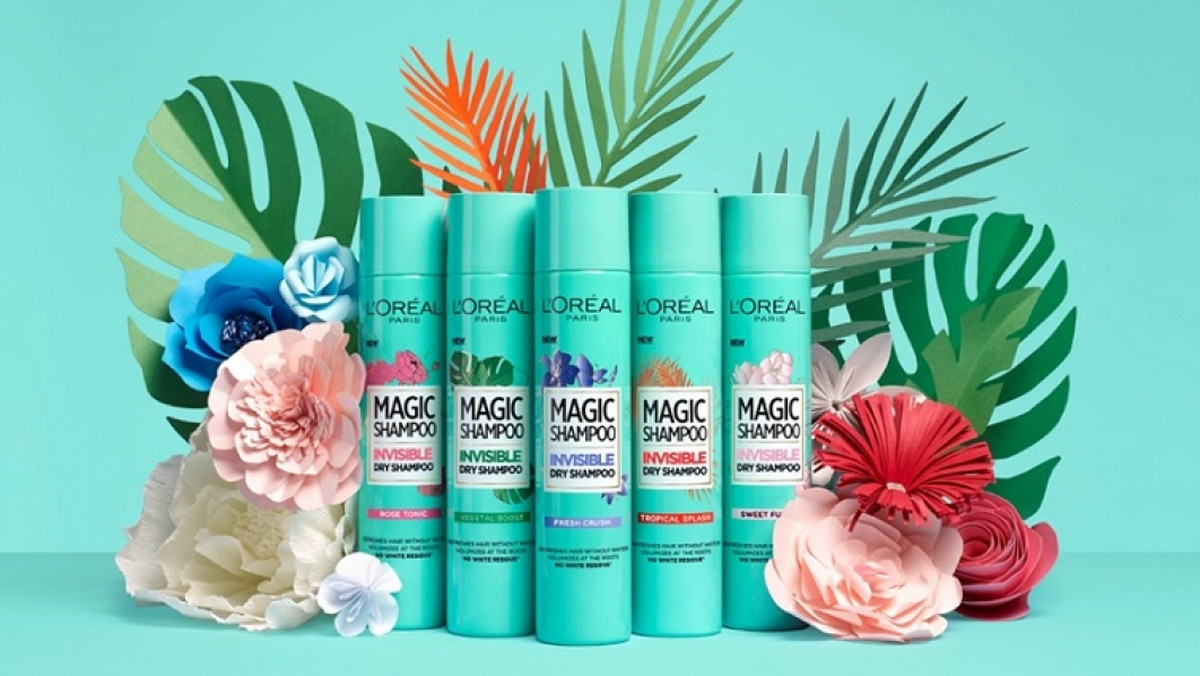 Magic Shampoo od L’Oreal Paris to suchy szampon, który na zawsze zmieni codzienną pielęgnację włosów. Chciałabyś przez cały dzień wyglądać tak świeżo, jakbyś dopiero wyszła spod prysznica? Chcesz, by Twoje włosy zawsze pachniały pięknie, nawet dzień po imprezie albo po wyjściu z treningu? Chcesz mieć to wszystko, bez wysiłku, bez poświęcania dużo czasu, bez wody i bez białych śladów? To możliwe!