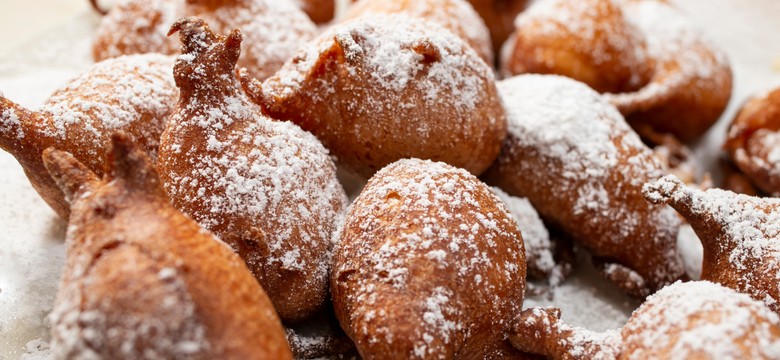 Pięciominutowe pączki jogurtowe. Pyszny przebój na karnawałowe imprezy