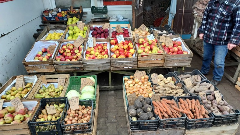 Ceny jabłek, wedle sprzedawcy, są takie, jak w ubiegłym roku 