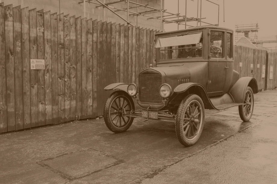 Ford Model T - pierwszy masowo produkowany samochód otrzymał opony produkcji Goodyear
