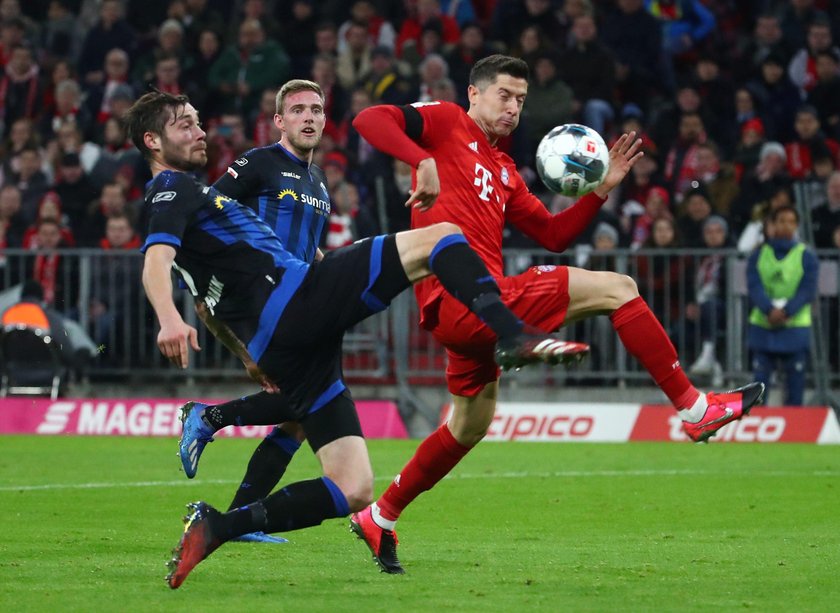 Robert Lewandowski strzelił dwa gole w meczu z Paderborn