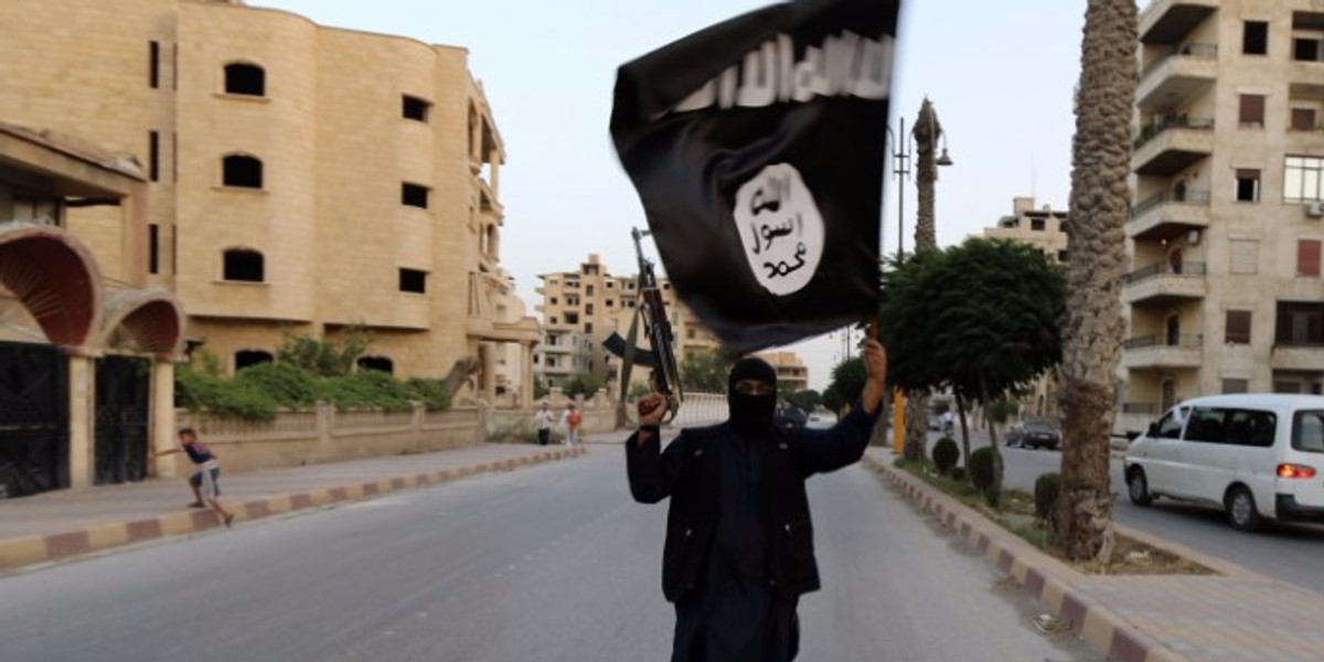 Two senators are urging Congress to vote for an official authorization to fight against ISIS