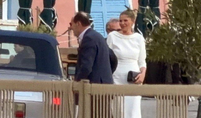 Melina Džinović u beloj kombinaciji