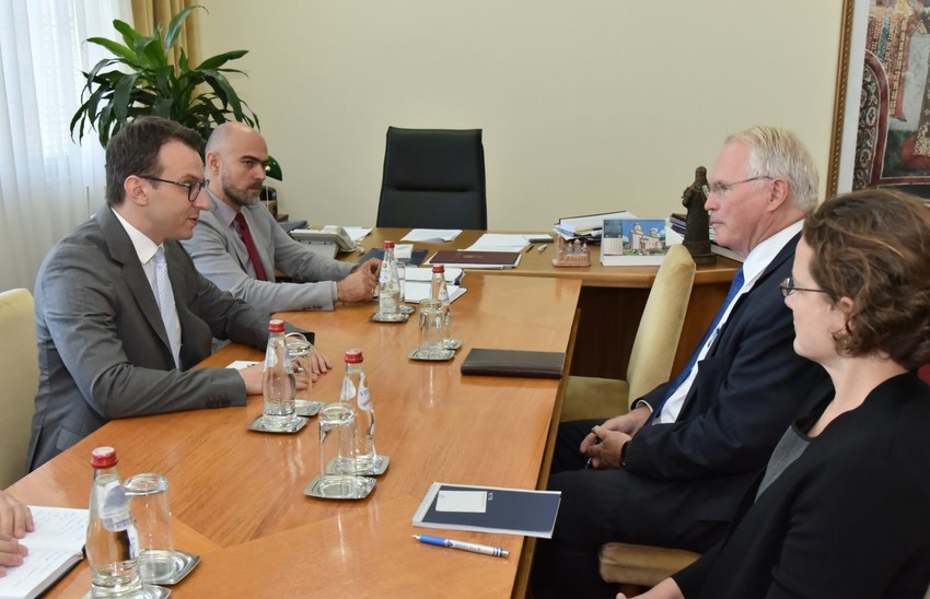 Petar Petković i Kristofer Hil 