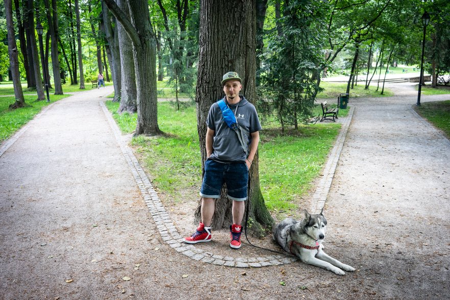 "Sakrament obłudy. Wspomnienia z seminarium" Roberta Samborskiego to opowieść o przygotowywaniu do zostania księdzem