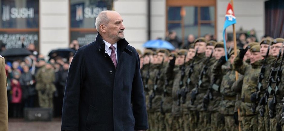 Antoni Macierewicz podczas przysięgi terytorialsów w Rzeszowie w 2017 roku.