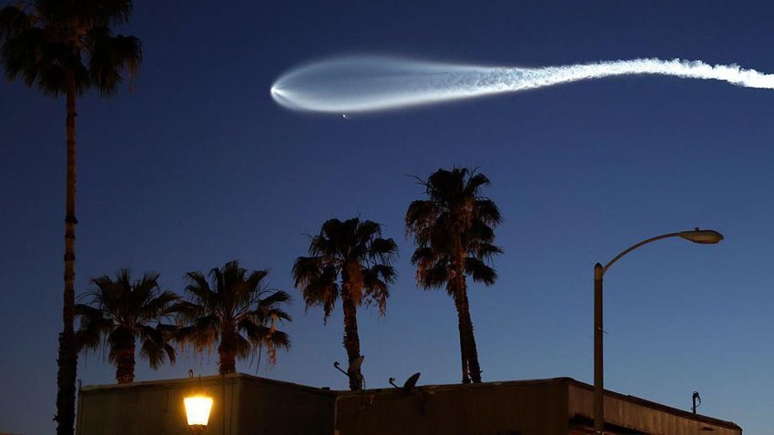 Sateliti u vlasništvu SpejsIksa, koje je u orbitu iznad Kalifornije lansirala raketa Falcon 9, koriste se za pružanje Starlink internetske usluge. | Foto: Getty Images