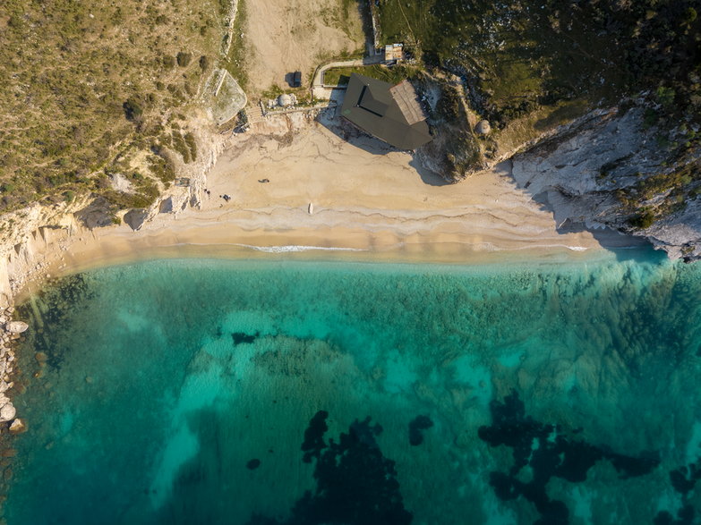 Plaża Pasqyra, Albania