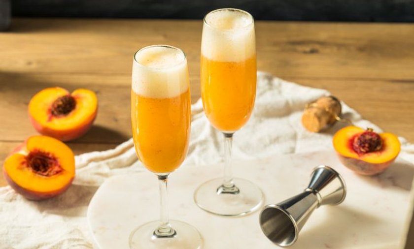 Bellini drink