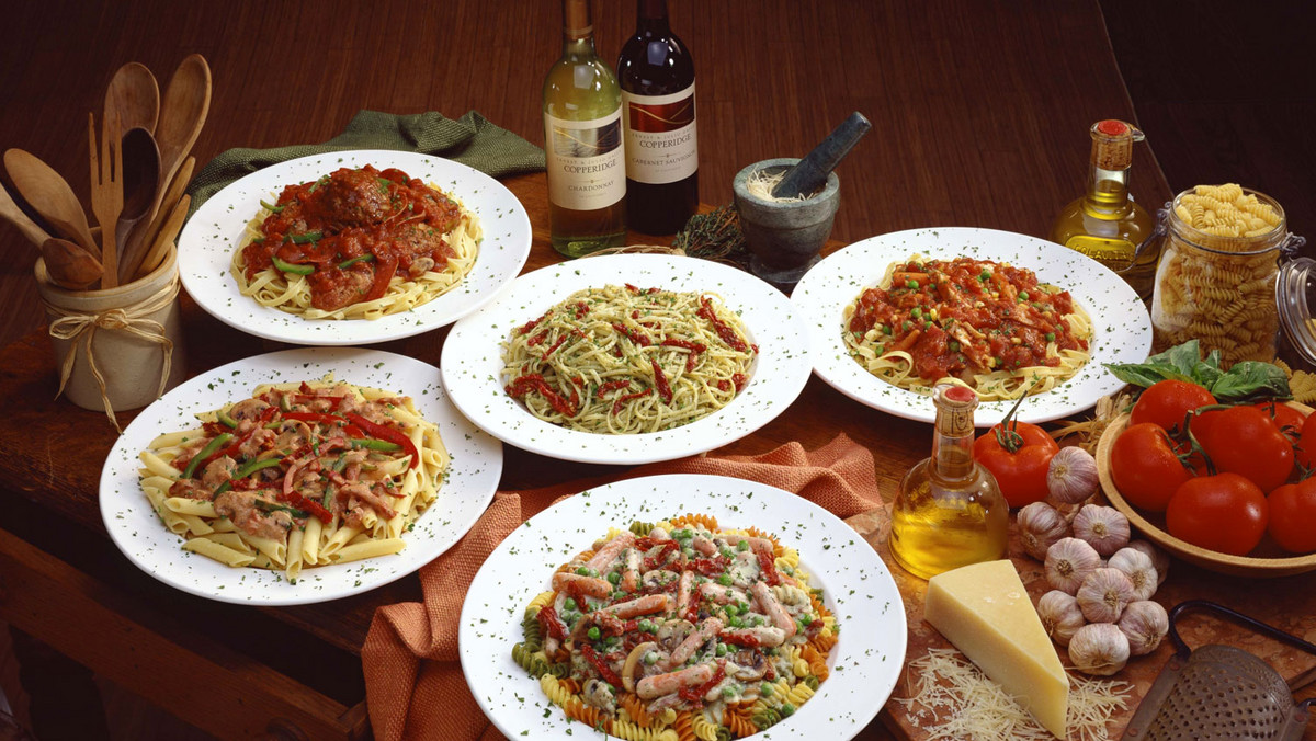 Lazania, warzywa zapiekane w parmezanie, risotto z sosem pesto, smażone bakłażany i tiramisu - te przysmaki włoskiej kuchni przygotowuje dla astronautów z Międzynarodowej Stacji Kosmicznej znany kucharz z okolic Turynu Davide Scabin.