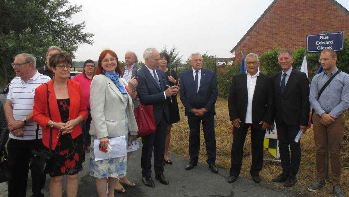 Zapomniany, niechciany i mocą ustawy dekomunizacyjnej usunięty z polskich miast Edward Gierek został uhonorowany we Francji. Były przywódca Polski Ludowej został patronem jednej z ulic w miejscowości Auby na północy Francji. W uroczystości z tej okazji udział wziął m.in. europoseł prof. Adam Gierek.