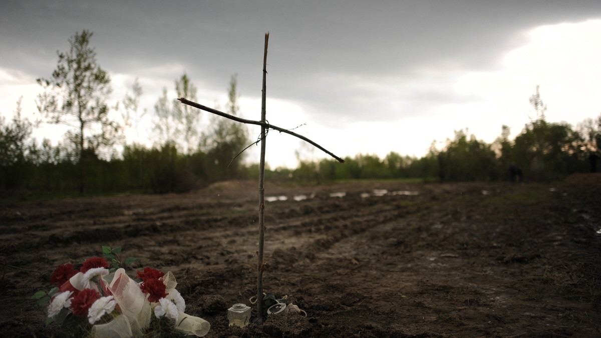 Już około 40 rodzin ofiar katastrofy smoleńskiej chce udać się 10 października na pielgrzymkę do Smoleńska. Pod koniec tygodnia ma być znana pełna lista. Bliskim rodzin ma towarzyszyć małżonka prezydenta Anna Komorowska.