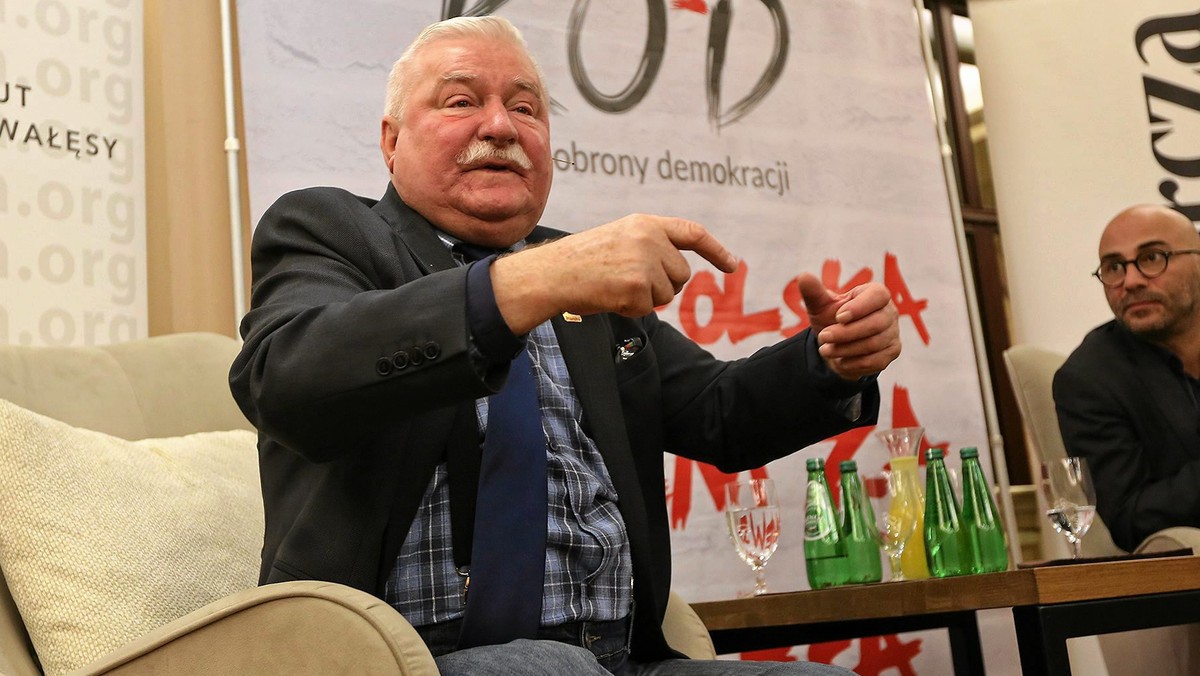 Lech Wałęsa zmienił treść pozwu i chce, by dyrektor TAI sprostował "nieprawdziwe informacje" o nim, że był współpracownikiem SB. O ochronę dóbr osobistych pozwał szefową Wiadomości. Jego prawnik zapowiada też proces przeciw TVP.