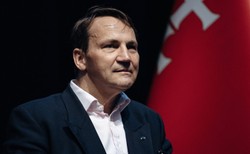 Sikorski reaguje na tekst TVP o żonie. "Jak to miło…"