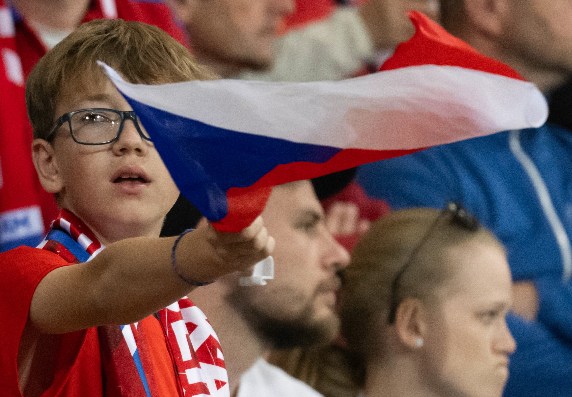 Český fanúšik počas zápasu s Anglickom na EURO U21.