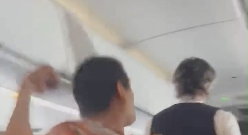 Footage from the video of Alexander Tung Cuu Le allegedly assaulting a flight attendant.