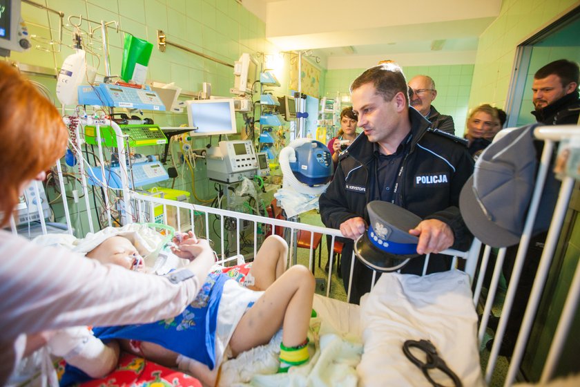 Policjanci w szpitalu u chorego Aleksa