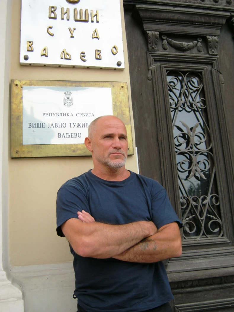 Bogoljub Arsenijević Maki organizovao je u Valjevu 1999. godine miting protiv vlasti, što je praktično bila preteča Petooktobarske revolucije