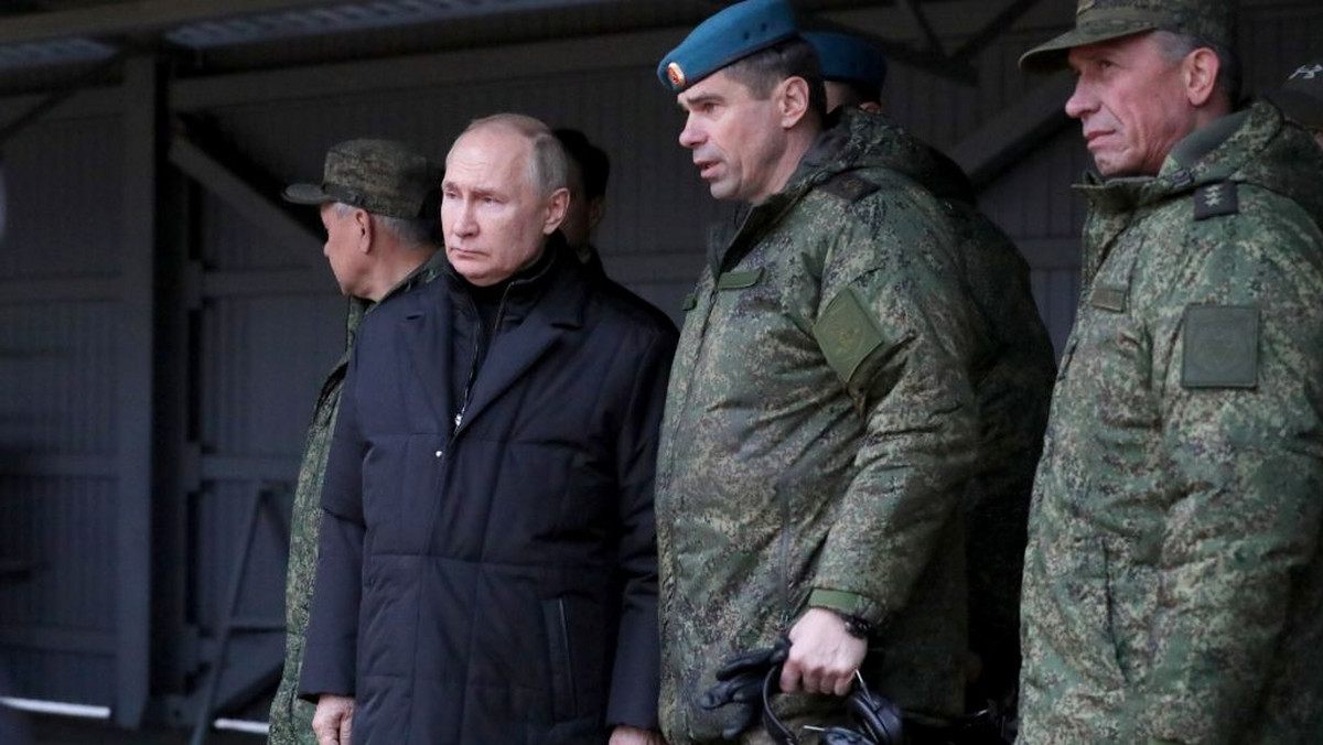 Dlaczego Rosja wycofała się z Chersonia? "Putin chce zamrozić konflikt"