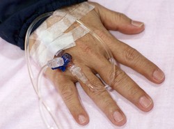 Chorzy na raka płaczą przez bałagan w NFZ