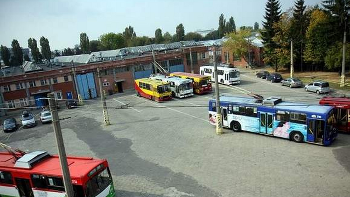 Lubelski Zarząd Transportu Miejskiego ogłosił przetarg na dostawę 20 nowych trolejbusów wyposażonych w dodatkowy napęd spalinowy. Będą mogły jeździć nawet tam, gdzie nie ma trakcji trolejbusowej.