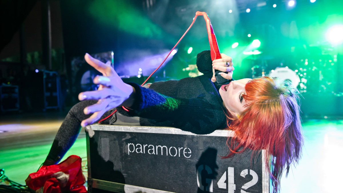 Rude włosy i dziki show na scenie to znaki rozpoznawcze Hayley Williams. Jej zespół Paramore oraz Asking Alexandra to kolejni artyści, którzy zagrają na tegorocznej edycji Impact Festivalu. Wydarzenie odbędzie się w dniach 4-5 czerwca na terenie warszawskiego lotniska Bemowo. Onet jest patronem medialnym festiwalu.