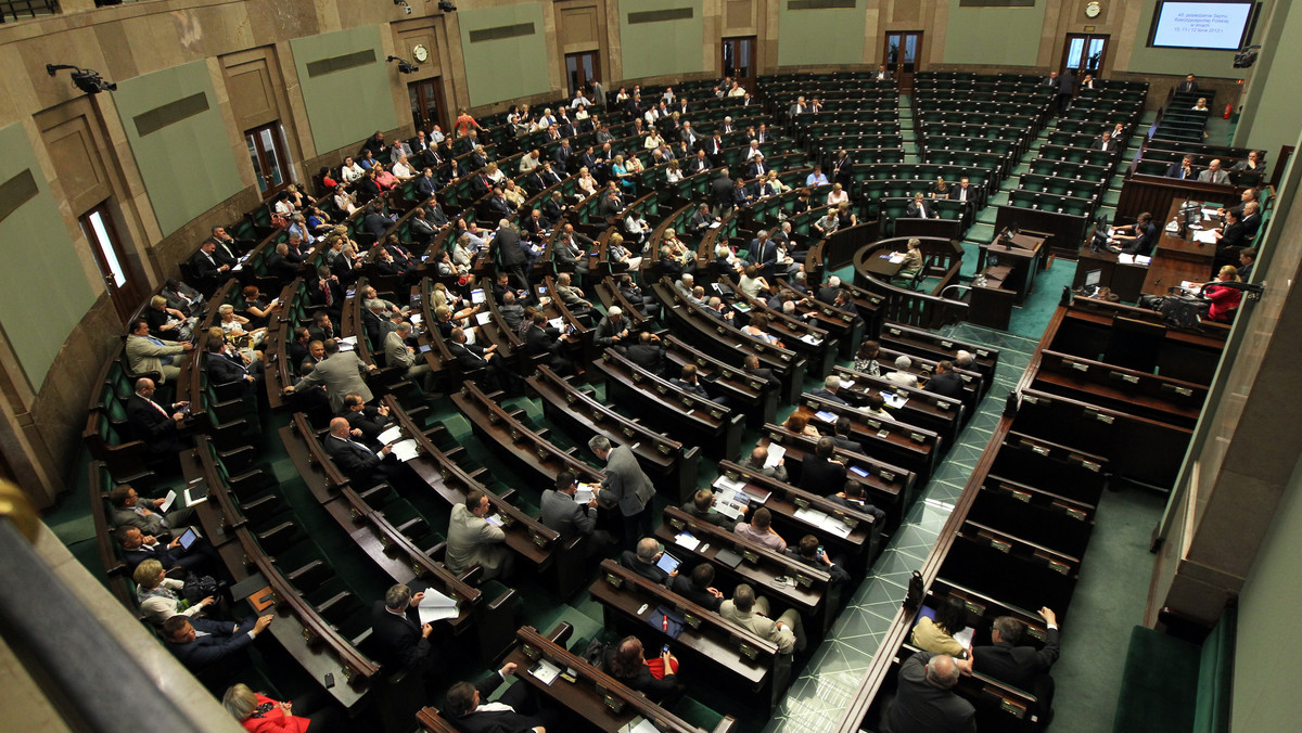 W tekście uchwały Sejmu w sprawie zbrodni wołyńskiej znajdzie się sformułowanie, że było to ludobójstwo - dowiedziała się IAR. Stosowną poprawkę w tej sprawie przyjęła sejmowa komisja kultury. Wniosek złożył poseł Patryk Jaki z Solidarnej Polski.