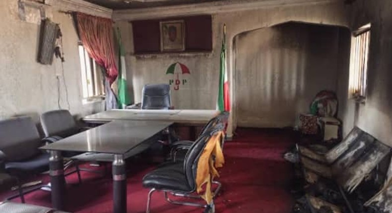 Hoodlums destroy Atiku’s campaign office in Gombe, set PDP Secretariat ablaze.