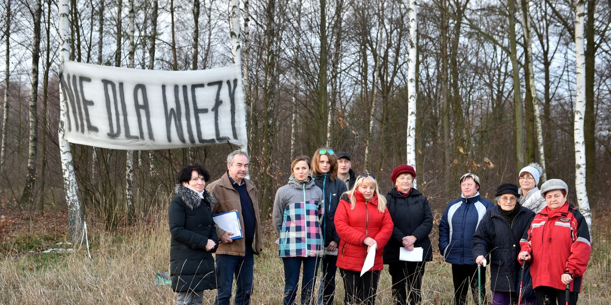 Mieszkańcy Teodorowa protestują przeciwko masztowi 