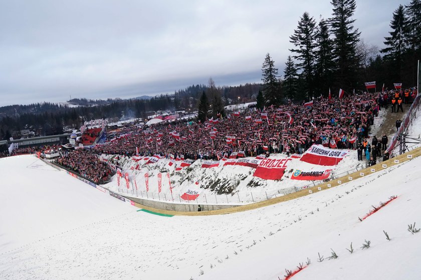 11.03.2017 FIS PUCHAR SWIATA W SKOKACH NARCIARSKICH OSLO HOLMENKOLLEN SKIFESTIVAL 2017 KONKURS DRUZY