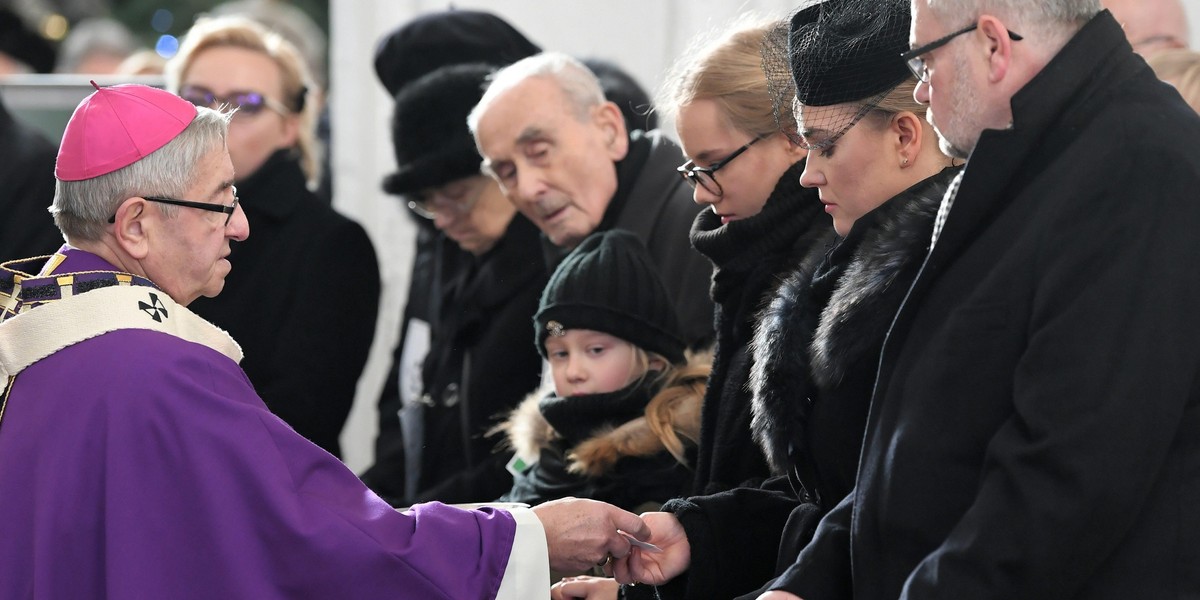 Papież Franciszek przekazał różańce dla rodziny Adamowicza