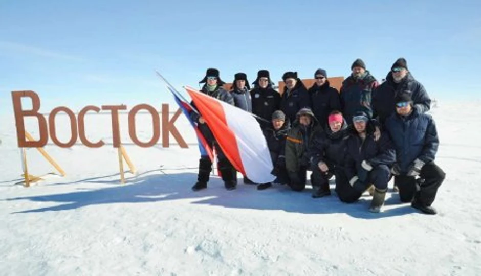 Ruski naučni tim u istraživačkoj stanici na zeleđenoj površini jezer Vostok