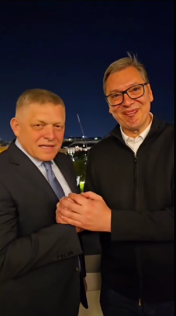 Fico sa v Moskve stretol so srbským prezidentom Vučičom.