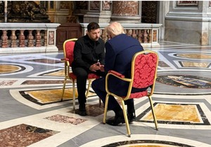 Sastanak Trampa i Zelenskog na sahrani pape Franje