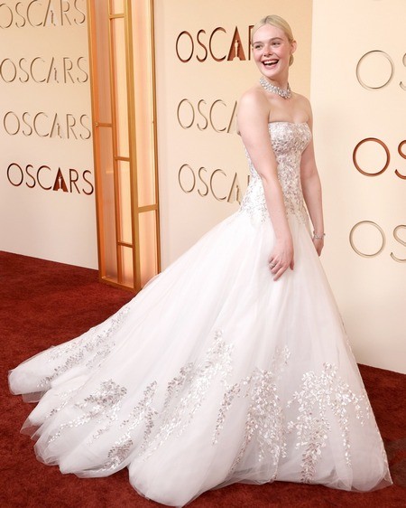 Elle Fanning.