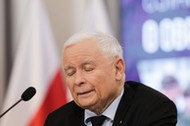 Jarosław Kaczyński podczas prezentacji założeń ustawy o obronie ojczyzny