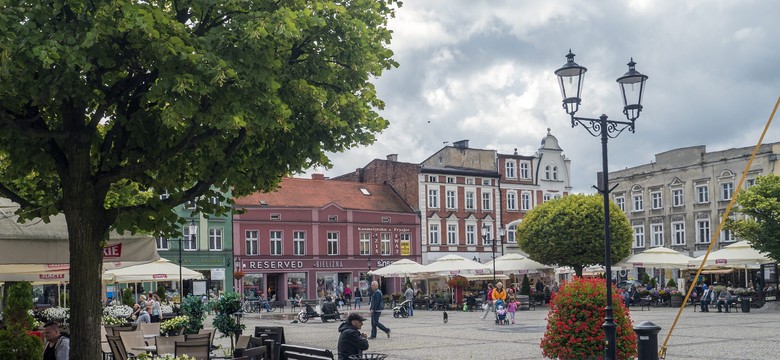 Uprawiali seks na rynku w Kościerzynie. Policja szuka pary