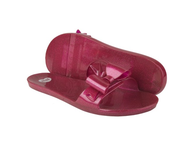 Wiosną i latem 2011 bez plastiku na stopie ani rusz! Propozycje z oferty EBUTY