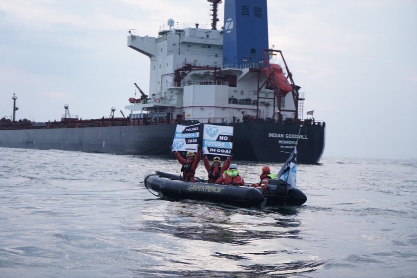 Interwencja straży granicznej na statku Greenpeace