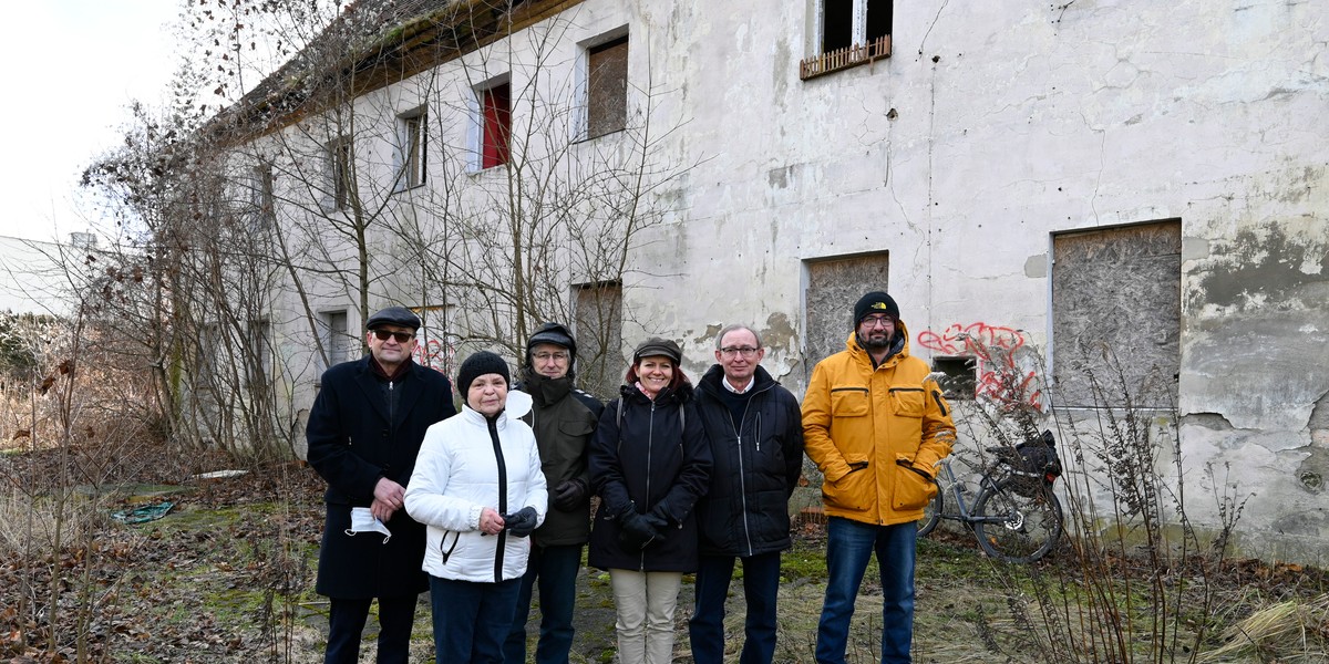 - Chcemy, żeby powstało tu coś użytecznego dla wszystkich, a nie apartamenty - mówią mieszkańcy Wojszyc.