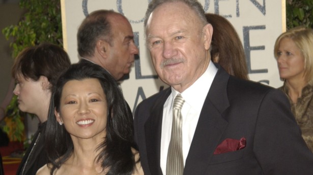 Zdjęcie z 2003 r. Gene Hackman i Betsy Arakawy na rozdaniu Złotych Globów