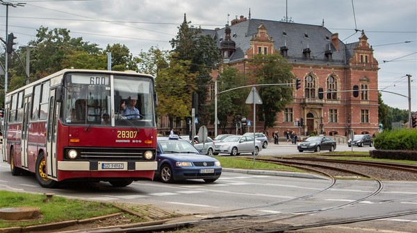 W tym sezonie nowością jest obsługiwana taborem historycznym specjalna linia autobusowa 600.