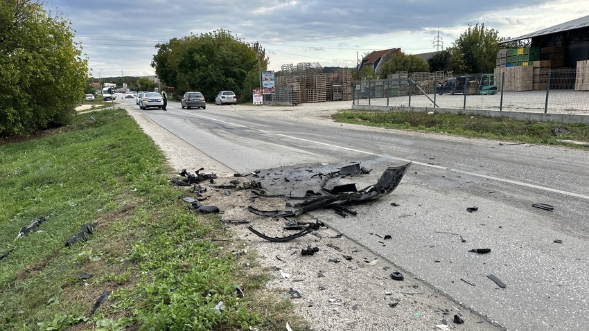 Sudar dva vozila na starom putu Čačak - Kraljevo