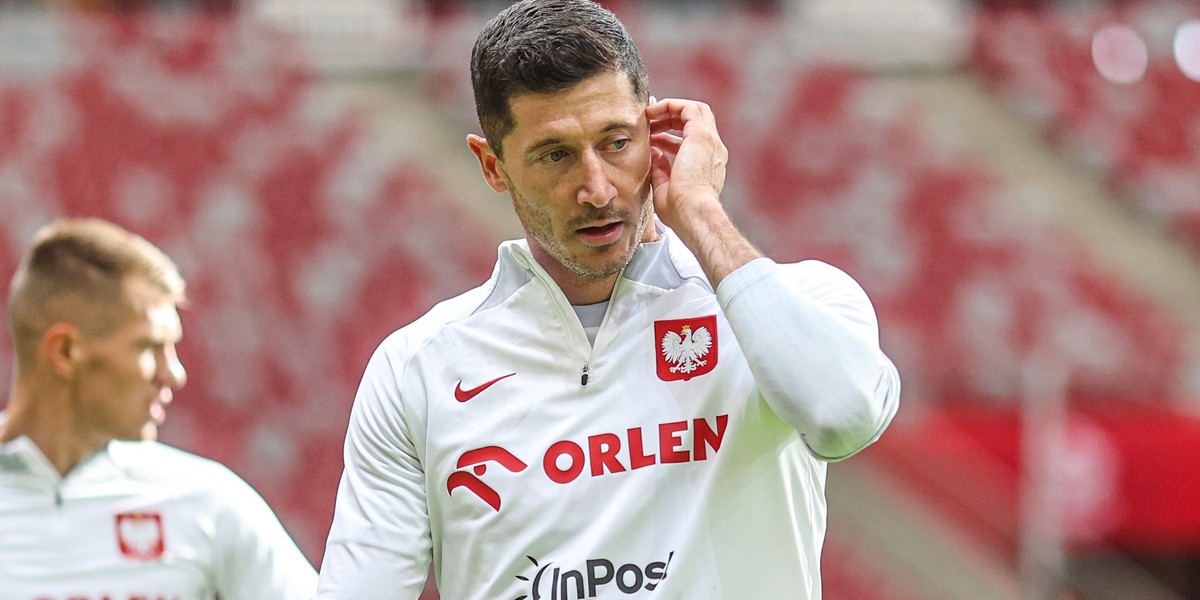 Robert Lewandowski przed meczem z Czechami.