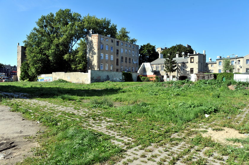 kamienica i plac przy Krótkiej w Łodzi