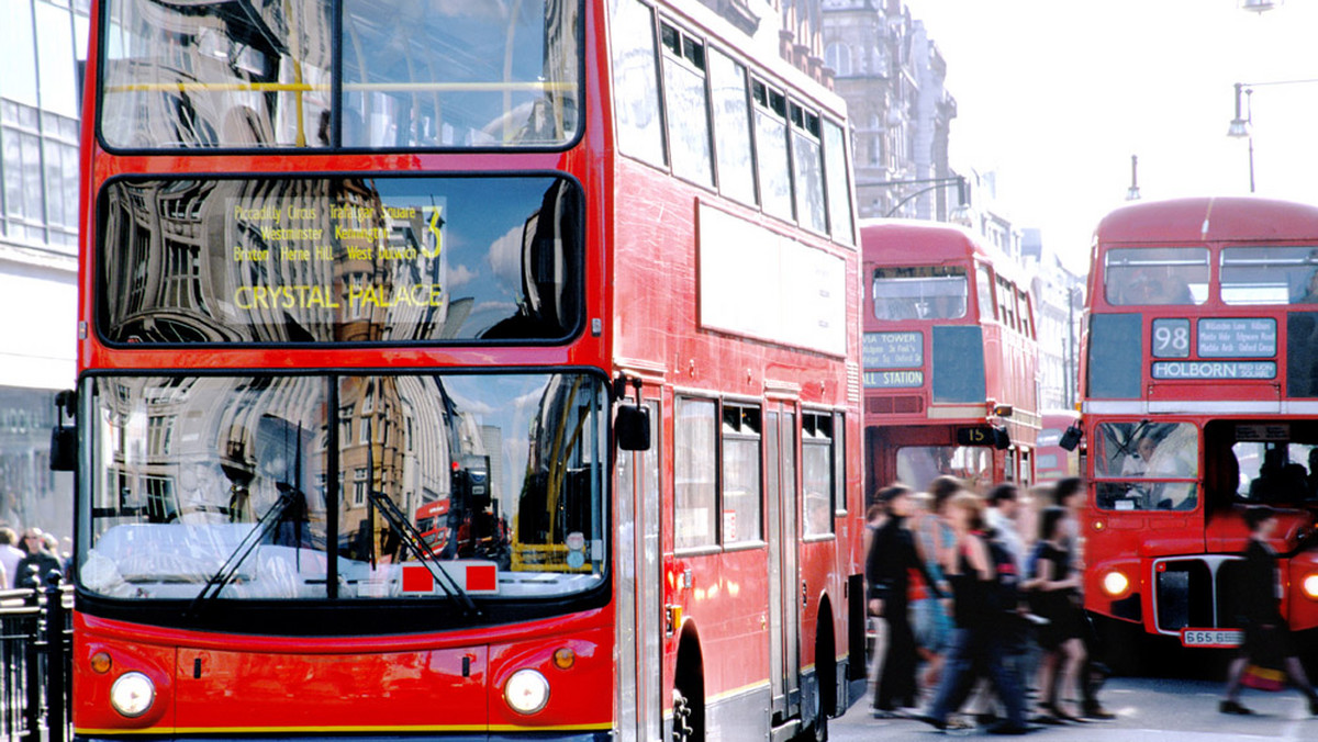 Kierowca londyńskiego autobusu postanowił urządzić sobie przerwę na lunch w trakcie kursu. Transport for London nie zamierza go ukarać, a wręcz przyznaje mu rację.