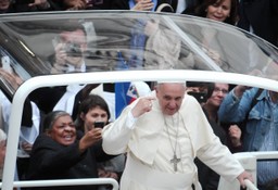 Papież: Religie muszą potępiać akty terroryzmu dokonywane w ich imię