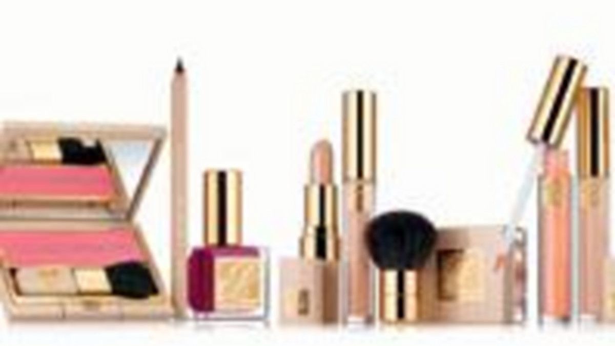 Estée Lauder i Michael Kors dotrzymując wierności ascetycznej koncepcji piękna prezentują Estée Lauder Michael Kors Very Hollywood Color Collection obejmujący dwa style, nowoczesne i klasyczne jednocześnie. Bel Air Beige to używana już wcześniej przez Michaela Korsa typowa paleta odcieni beżu i perły, jaskrawo brzoskwiniowych ust i policzków oraz przydymionych oczu. Rodeo Pink to nowe zabarwienie w żywej tonacji malinowej - jasne, wyraźne usta i policzki oraz widocznie podkreślone oczy.